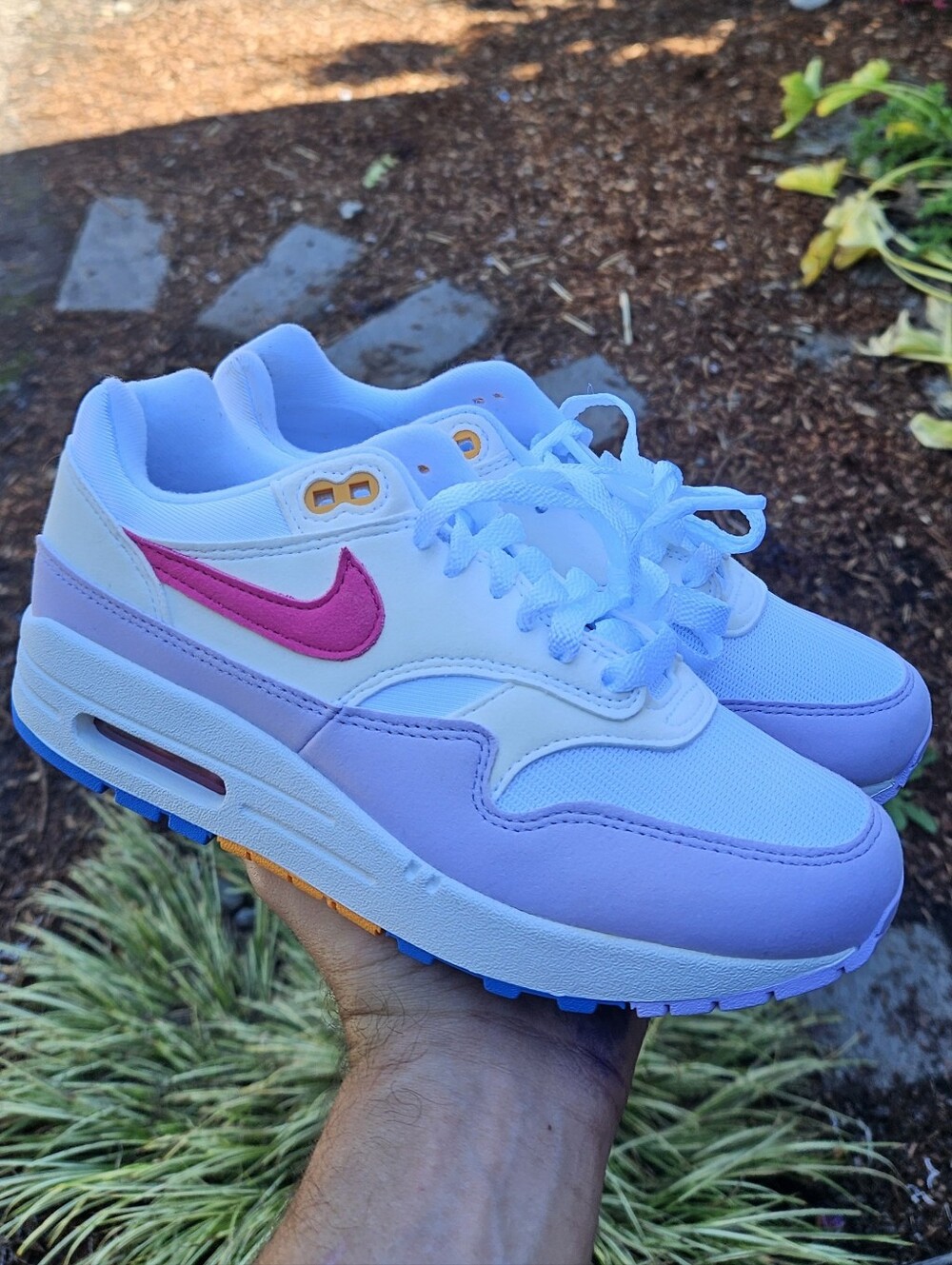 New Women's Nike Air Max 1